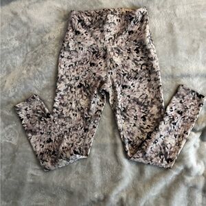 Gray & Pink Patterned Leggings